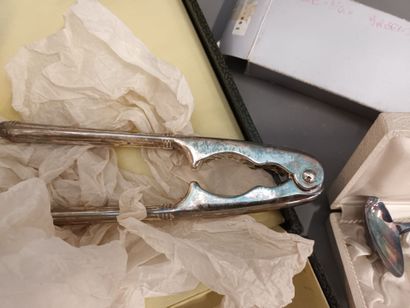 Lot comprenant un casse-noix Art Déco en...