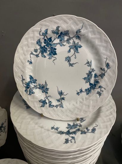 L. BERNARDAUD & Cie. à Limoges.
Modèle SAINT...