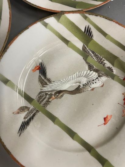 Japon, quatre assiettes en porcelaine à décor...