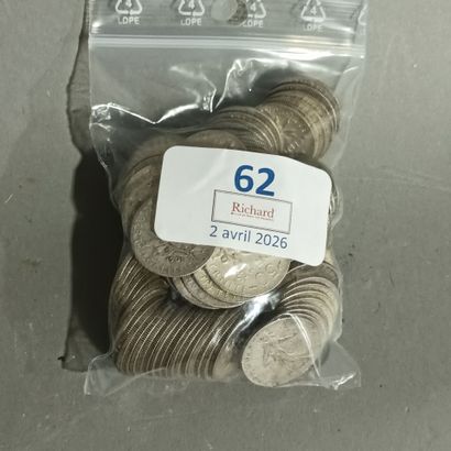 Lot de 50 centimes de francs en argent,

Pds...