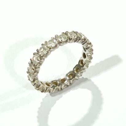 18K white gold (750) wedding band, entirely...
