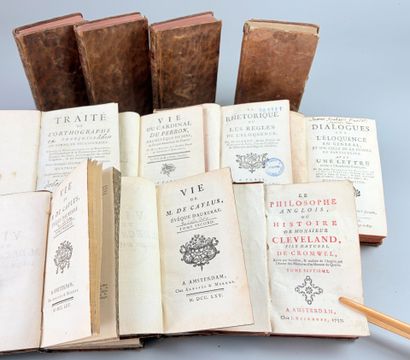 Ensemble de 11 volumes in-12 reliés du XVIIe...