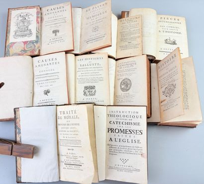 Ensemble de 10 volumes in-12 reliés du XVIIe...