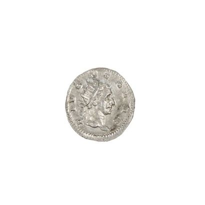 TRAJAN DECE (249-251) Les DIVI: DIVO NERVAE,...