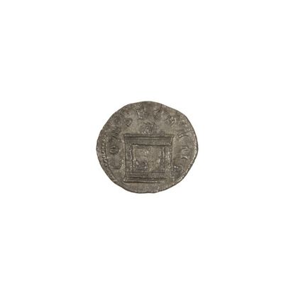 TRAJAN DECE (249-251) Les DIVI: DIVO NERVAE,...