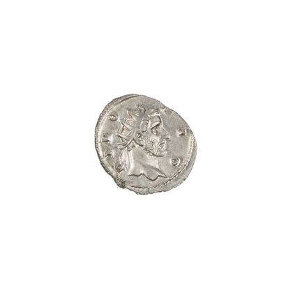TRAJAN DECE (249-251) Les DIVI: DIVO PIO,...