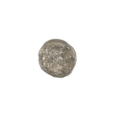 TRAJAN DECE (249-251) Les DIVI: DIVO PIO,...