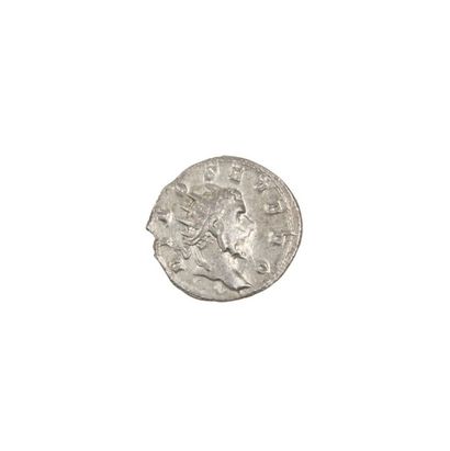 TRAJAN DECE (249-251) Les DIVI: DIVO SEVERO,...