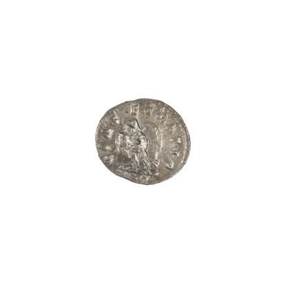 TRAJAN DECE (249-251) Les DIVI: DIVO ALEXANDRO,...