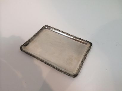 Plateau à lettres en argent, à bord mouluré...