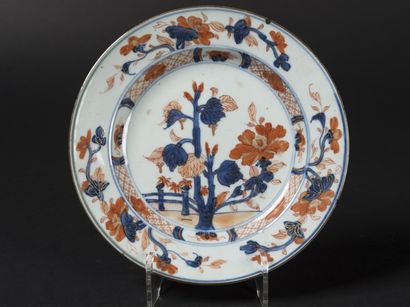 CHINE Paire d'assiettes en porcelaine Compagnie...