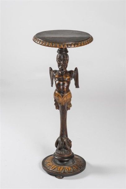Sellette en bois sculpté dans le gout de...