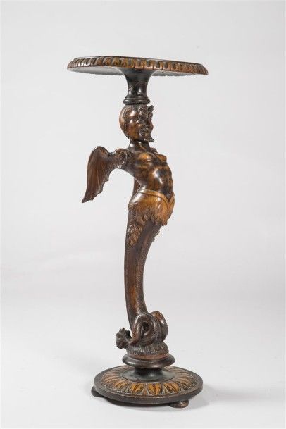 Sellette en bois sculpté dans le gout de...