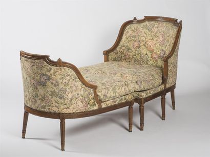 Duchesse brisée en bois naturel mouluré sculpté,...