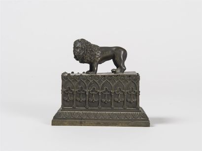 Encrier rectangulaire en bronze lion de Saint...