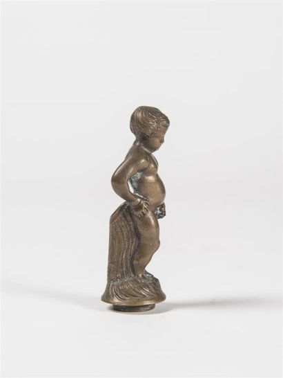 Cachet en bronze, petit garçon H: 8 cm 