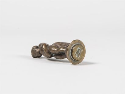 Cachet en bronze, petit garçon H: 8 cm 