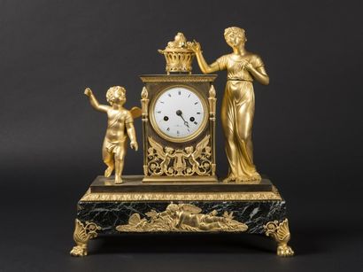 Pendule en bronze doré et marbre vert , jeune-fille...