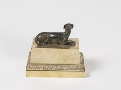 Encrier de forme rectangulaire en bronze...