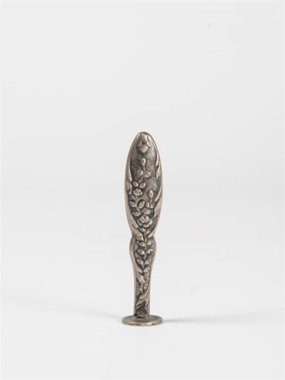 Lot de deux cachets: Cachet manche en argent...