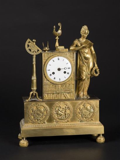 Pendule en bronze ciselé et doré, les arts...