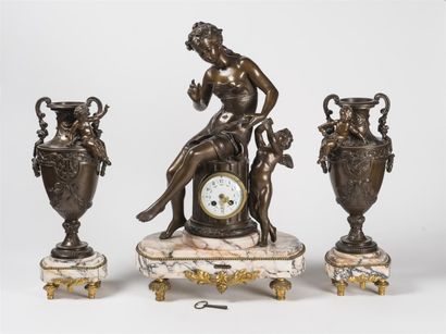 Auguste MOREAU (1855-1919), d'après. Garniture...