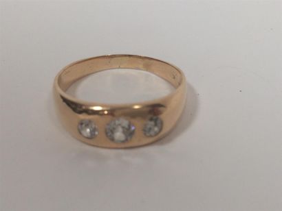 Bague demi jonc en or jaune (750) 18 K sertie...