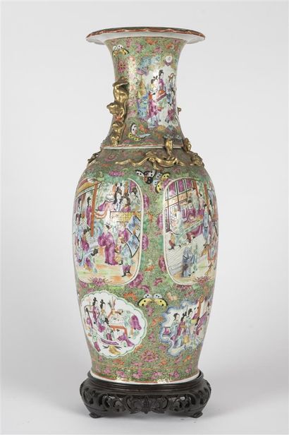 CHINE CANTON 
Paire de vases balustres en...