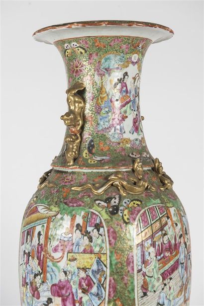 CHINE CANTON 
Paire de vases balustres en...