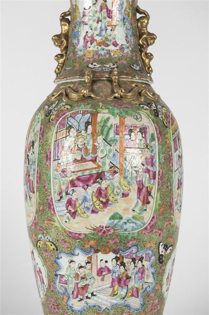 CHINE CANTON 
Paire de vases balustres en...