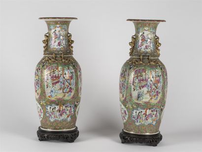 CHINE CANTON 
Paire de vases balustres en...