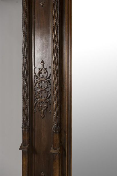 Important mobilier de chambre à coucher en...