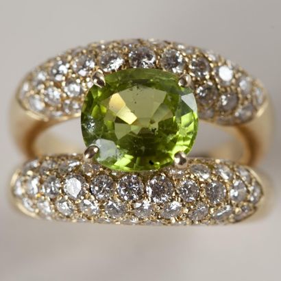 Bague en or jaune (750) 18K à deux godrons...