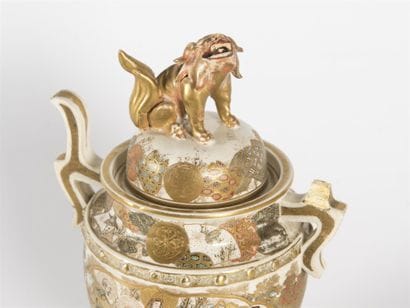 Japon Satsuma, Brûle parfum en porcelaine
(accident...