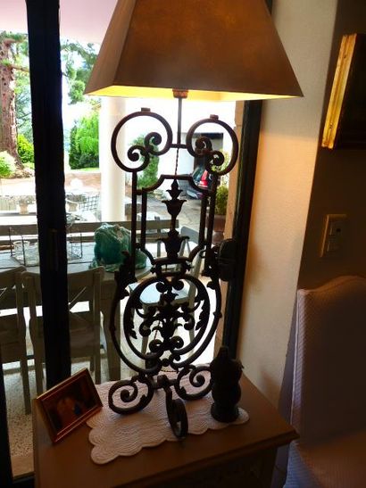 Lampe en fer forgé
H: 92 cm