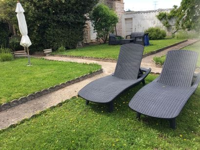 Salon de jardin deux chaises longues,