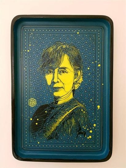 C215 (1973)
Aung San Suu Kyi
Aérosol sur...