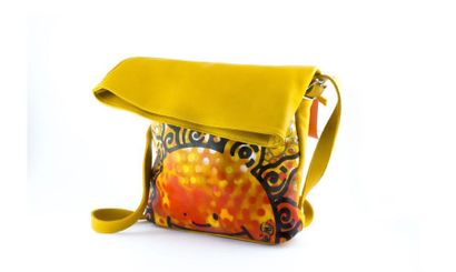 JAKE
Sac en cuir décor peint par l'artiste.
Bombe...