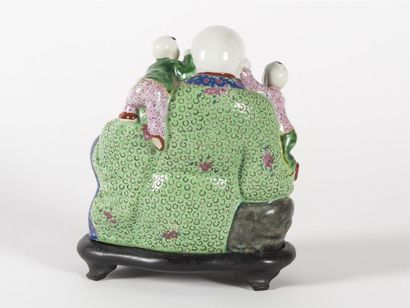 Chine Hoho en porcelaine polychrome 
Marques...