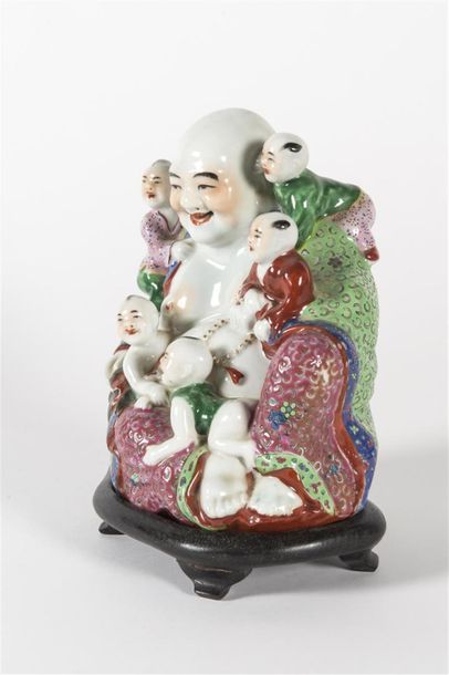 Chine Hoho en porcelaine polychrome 
Marques...