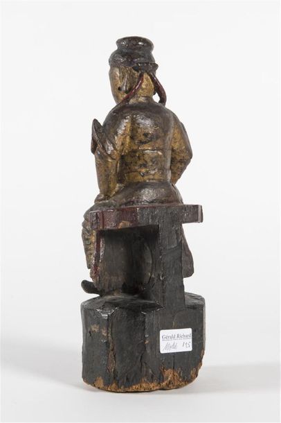 CHINE dignitaire assis, 
Sujet en bois sculpté
H:...