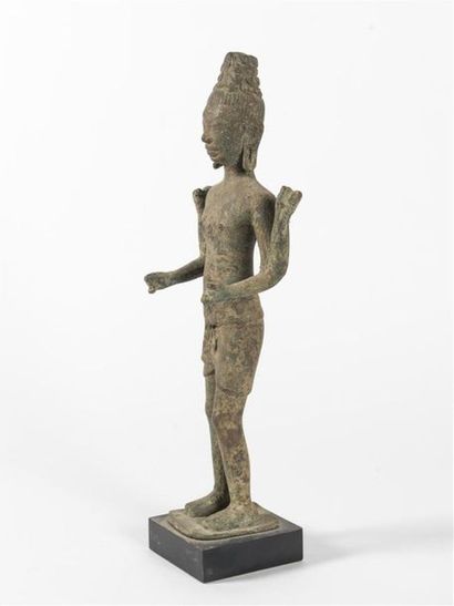 Cambodge , 20ème siècle
Sujet en bronze patiné
H...