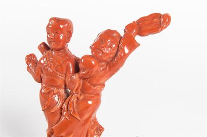 Chine Sujet en porcelaine à l'imitation du...