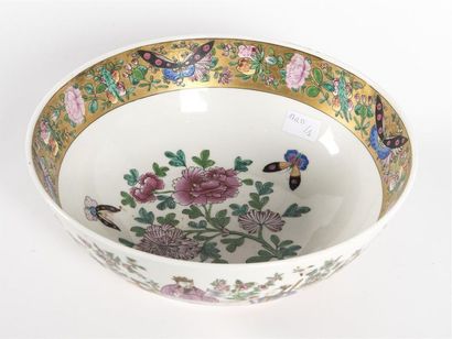 Chine,Coupe en porcelaine à décor polychrome...