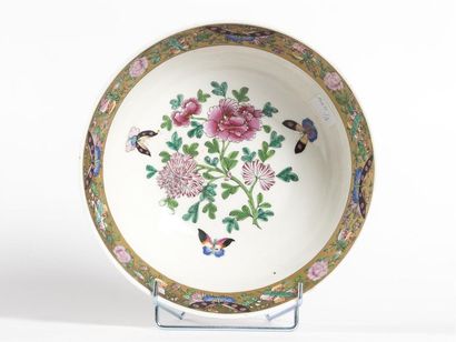 Chine,Coupe en porcelaine à décor polychrome...
