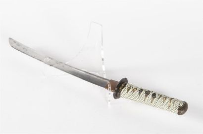 Grand tanto (lame de 30 cm)
Gorge sur la...