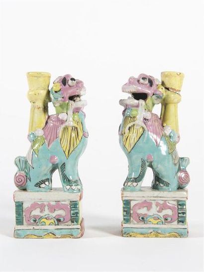 Chine, Paire de chiens de FO porte-encens...
