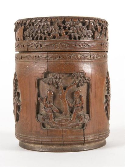 CHINE Pot couvert en bambou sculpté en relief...