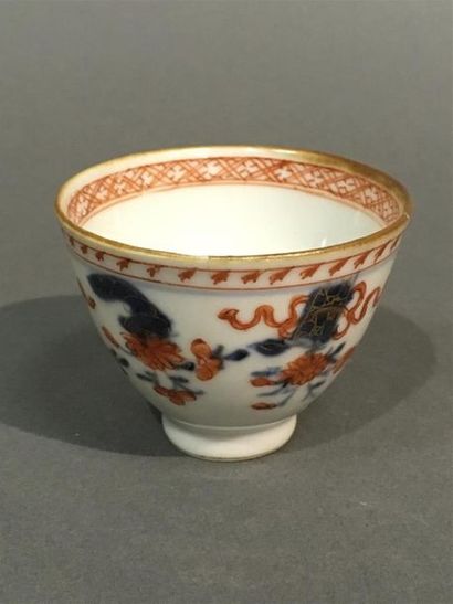 Chine, bol à décor Imari
18ème siècle
H:5...