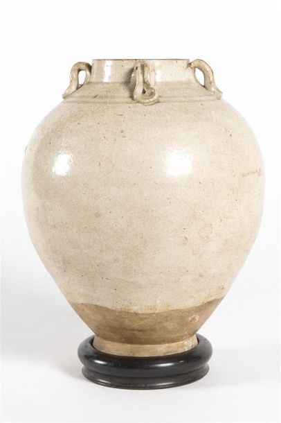 Vietnam , 
vase pansu en porcelaine à couverte...